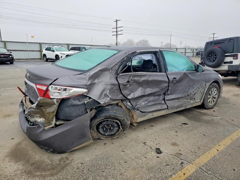 2016 Toyota Camry le