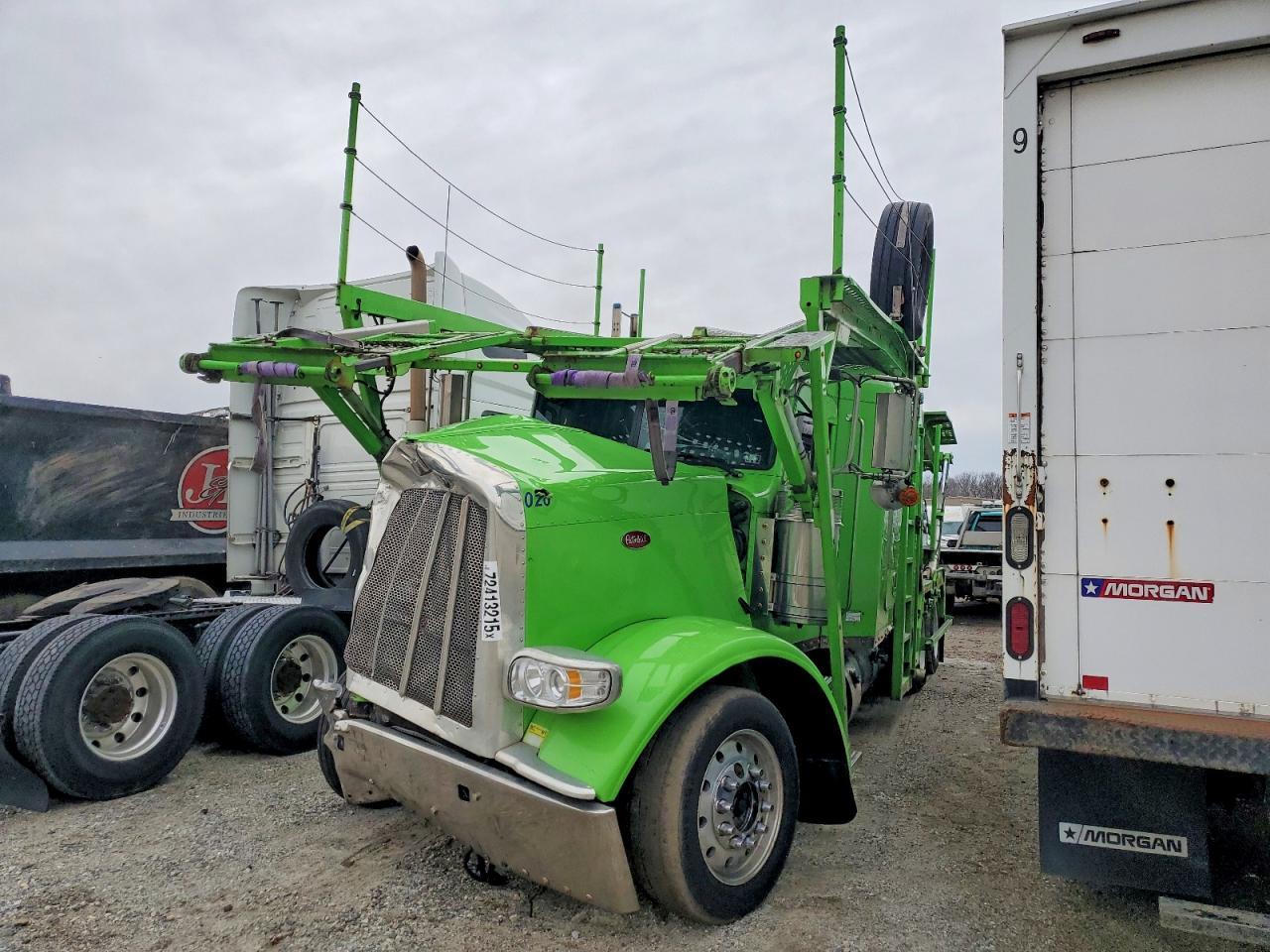 2020 Peterbilt 389 Car Carrier Truck