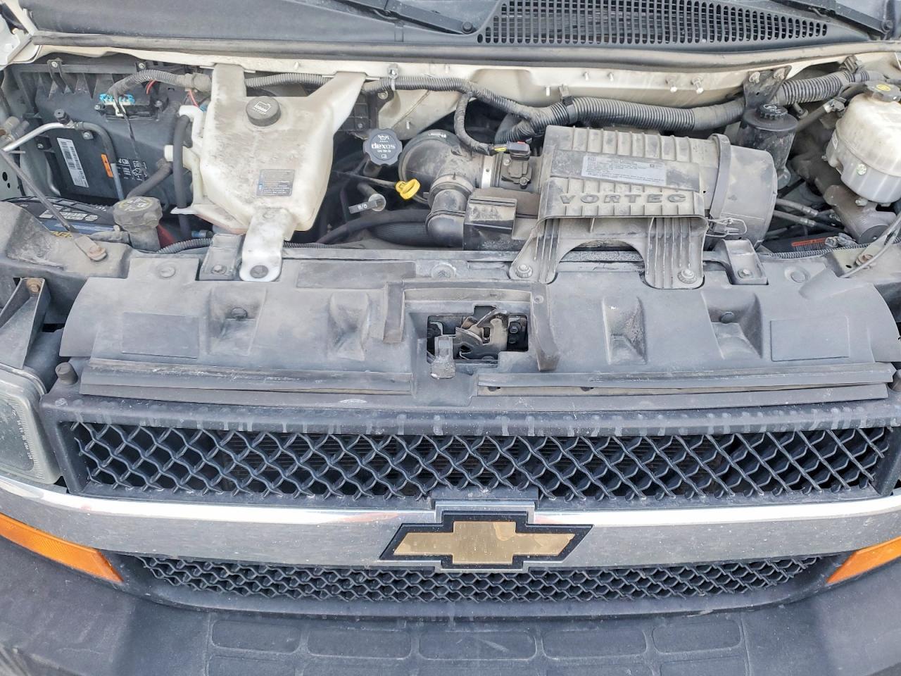 2019 Chevrolet Express box Truck