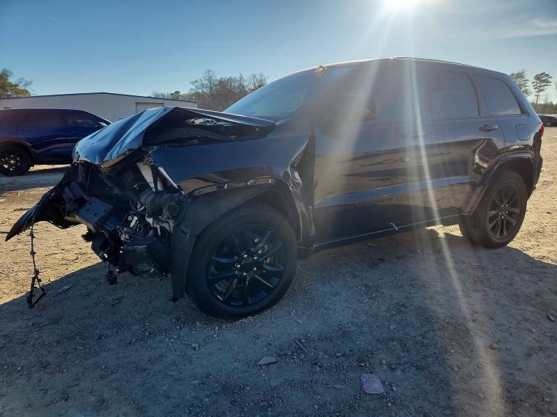 2020 Jeep Grand Cherokee Laredo