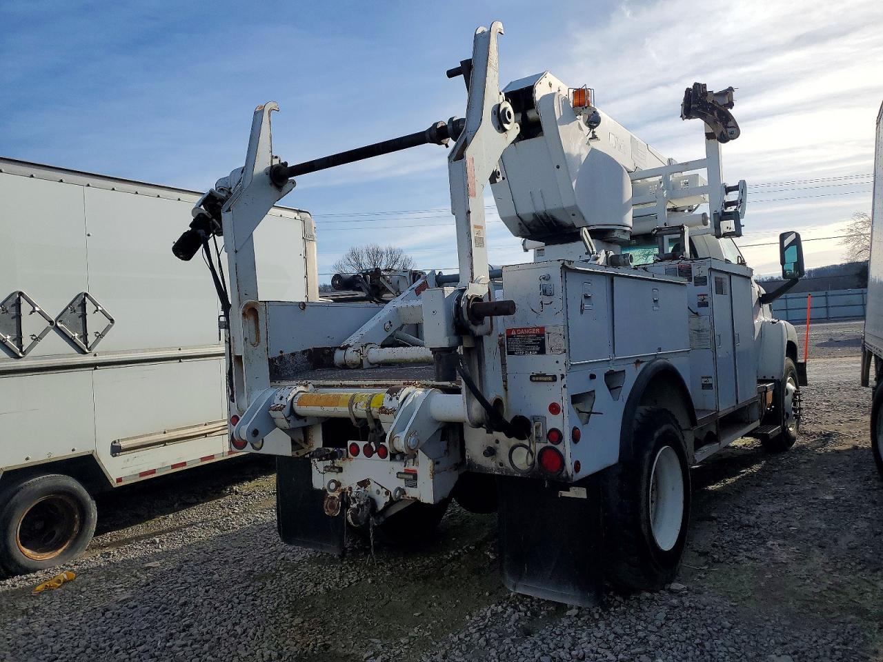 2007 Chevrolet C7500 Cable Placer Bucket Truck