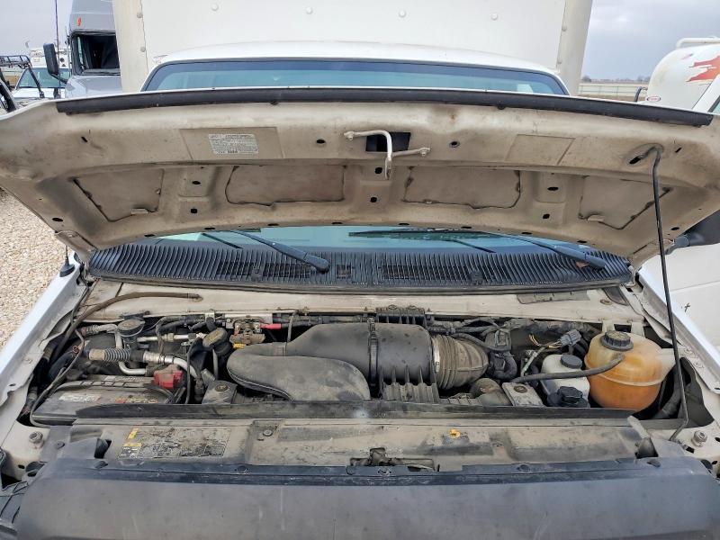 2013 Ford E350 box Truck