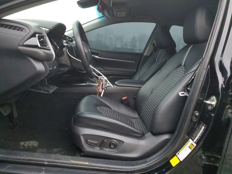 2020 Toyota Camry se