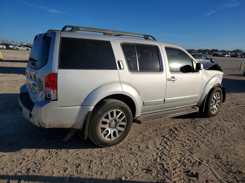 2011 Nissan Pathfinder s