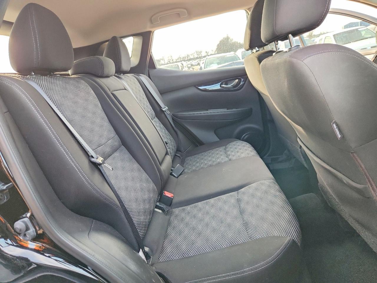 2017 Nissan Rogue Sport s