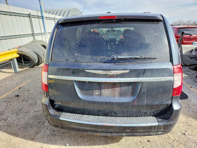 2013 Chrysler Town & Country Touring l