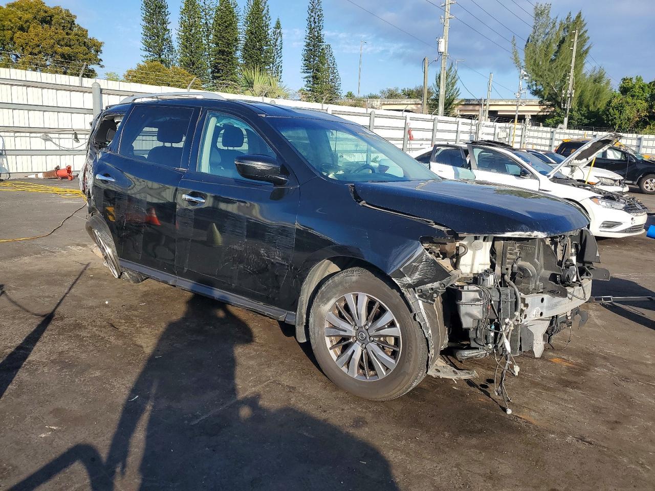 2017 Nissan Pathfinder s
