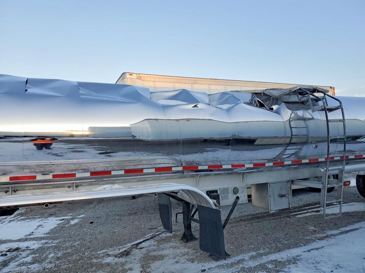 2003 Walker Tank Trailer