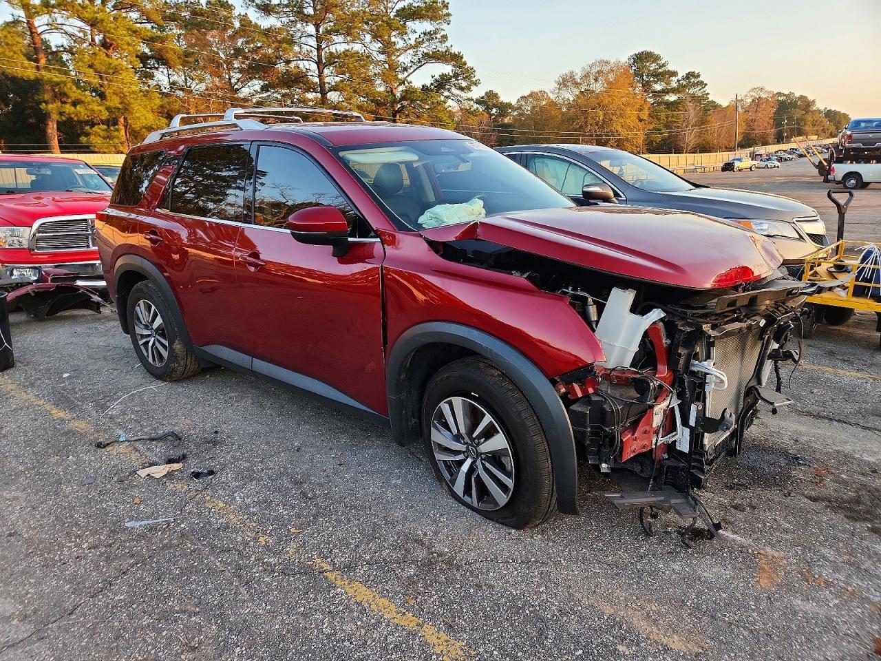 2023 Nissan Pathfinder sl