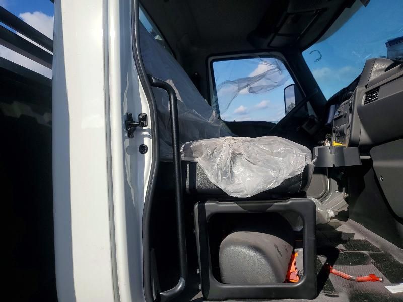 2025 International Mv607 Flatbed Truck