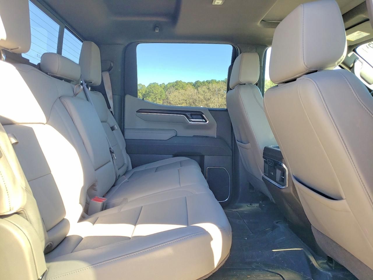 2025 GMC Sierra K1500 slt