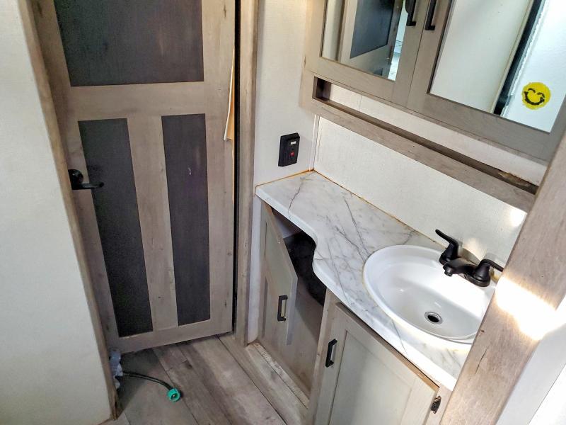 2021 Keystone Outback-Camper
