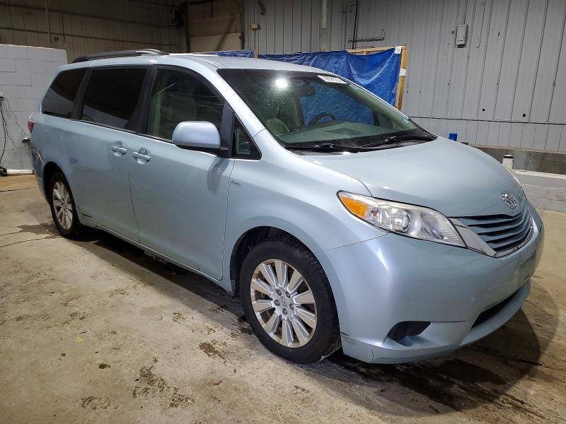 2017 Toyota Sienna le