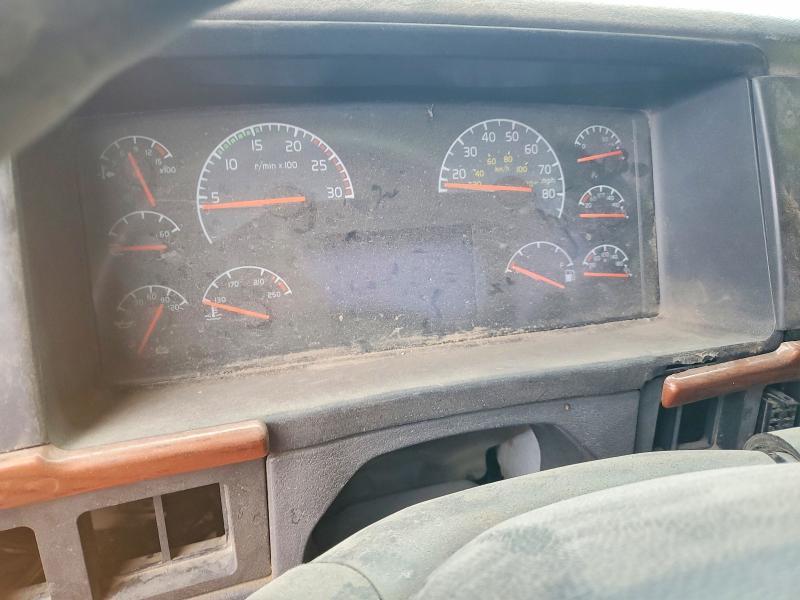 2006 Volvo VN VNL-Semi Truck