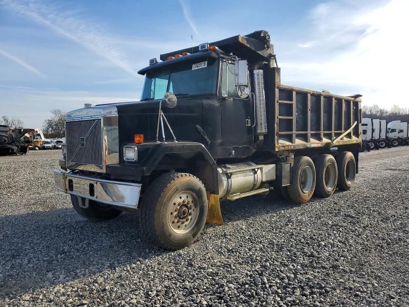 1998 Volvo ACL Dump Truck