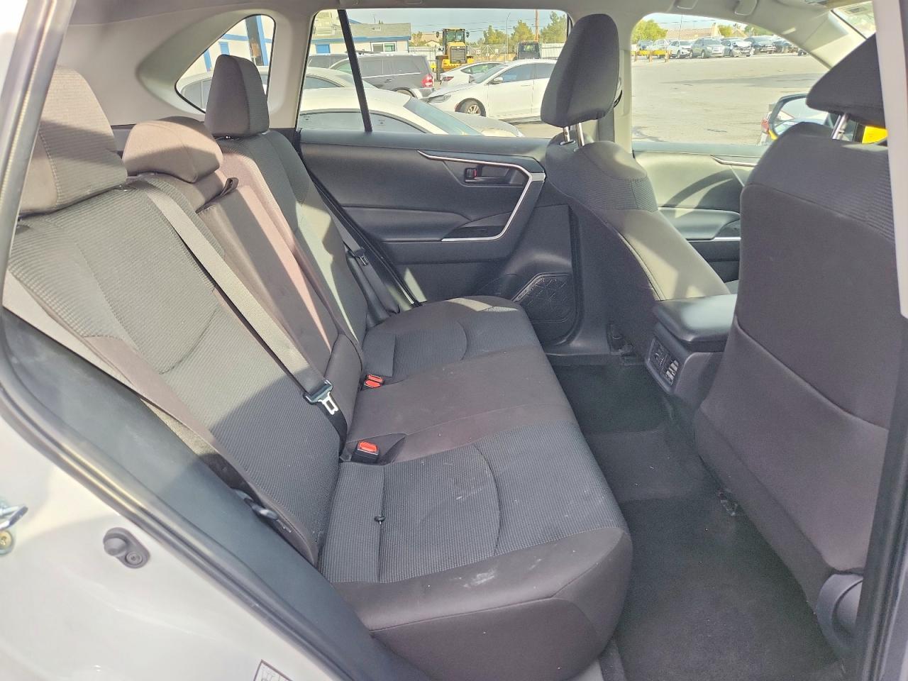 2025 Toyota Rav4 le