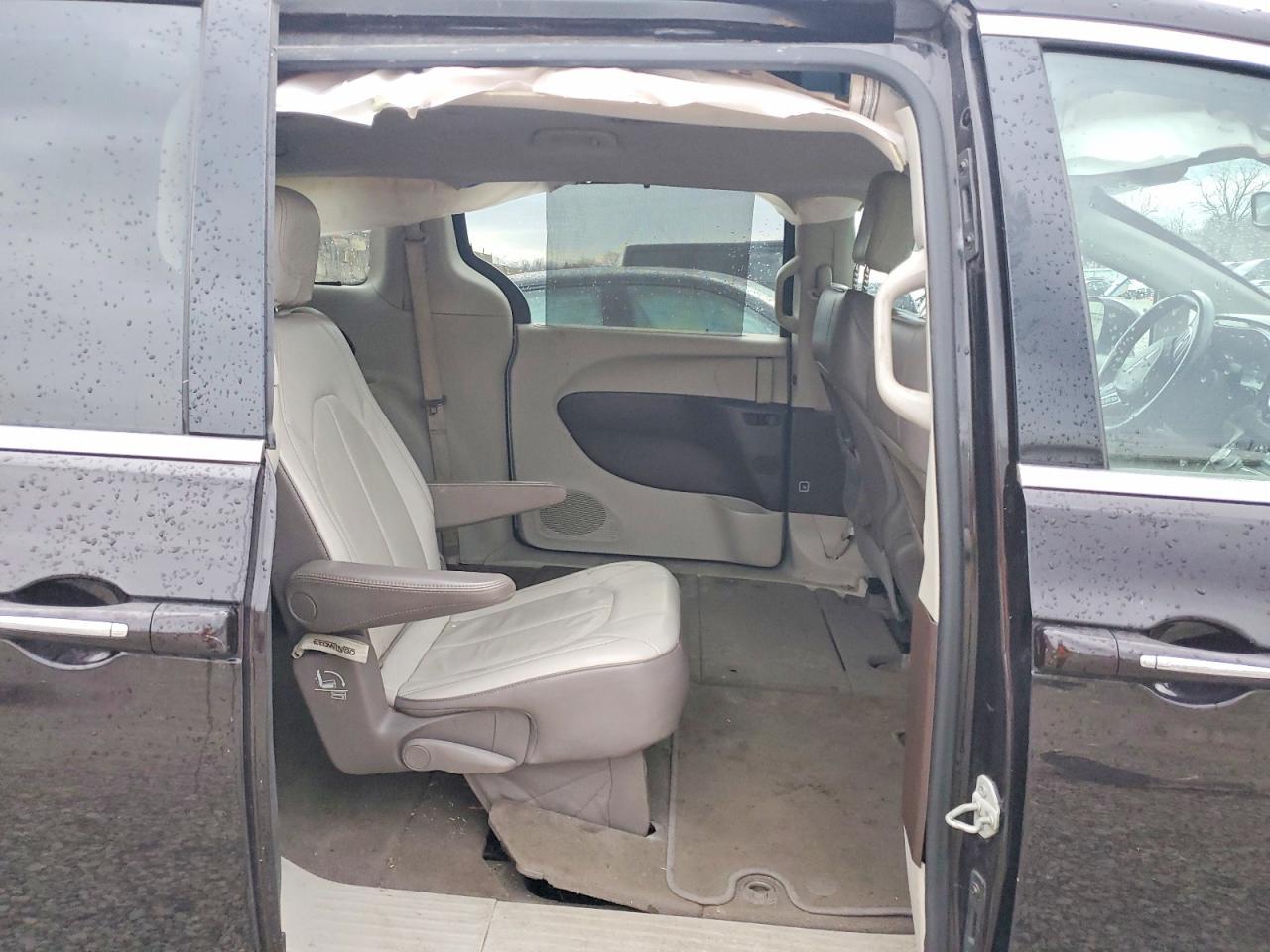 2018 Chrysler Pacifica Touring l