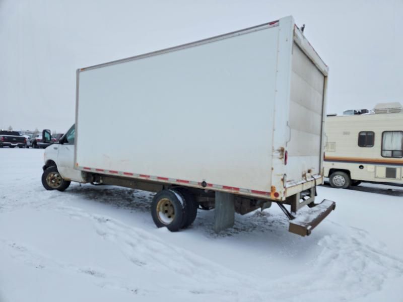 2004 Ford Econoline E450 Super Duty Cutaway Van