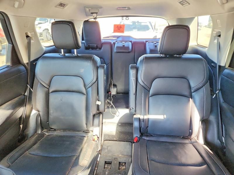 2023 Nissan Pathfinder sl