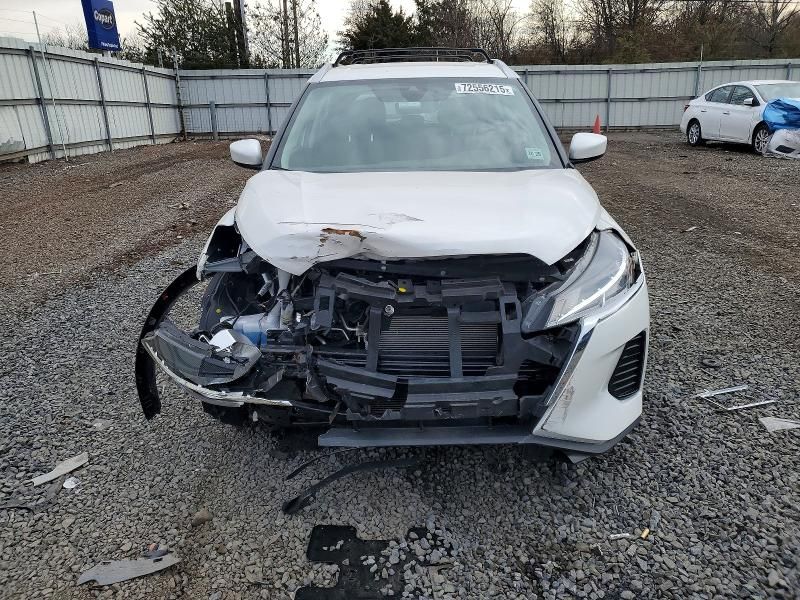 2024 Nissan Kicks sv