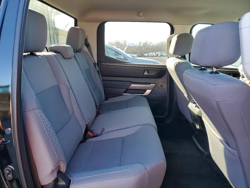 2024 Toyota Tundra Crewmax sr