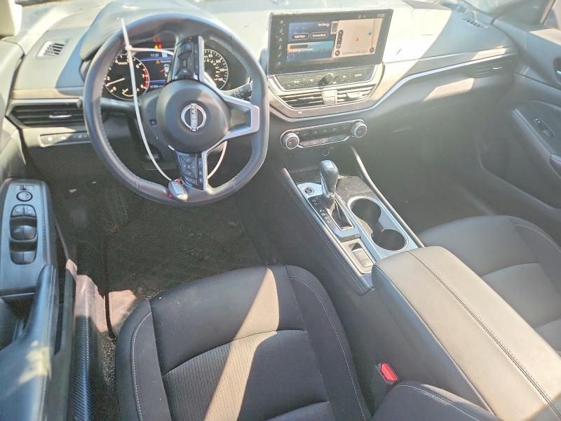 2024 Nissan Altima sv