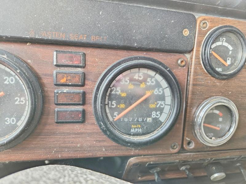 1997 Freightliner USF-1E Semi Truck