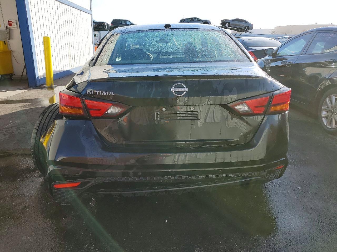 2025 Nissan Altima sv