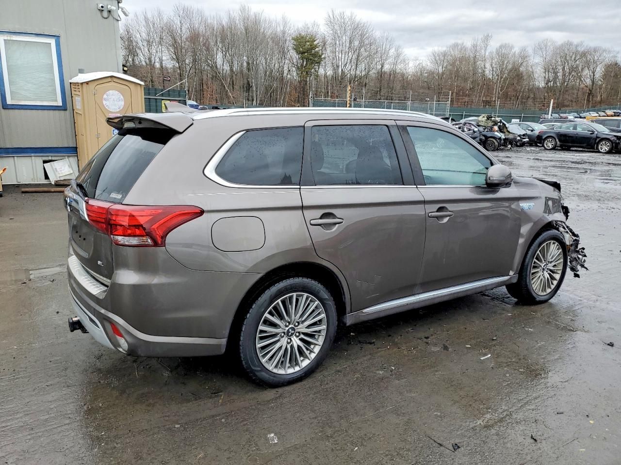 2021 Mitsubishi Outlander fe