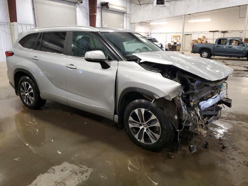 2023 Toyota Highlander Hybrid xle