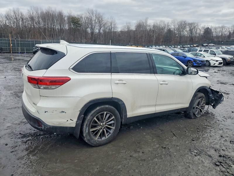 2019 Toyota Highlander se
