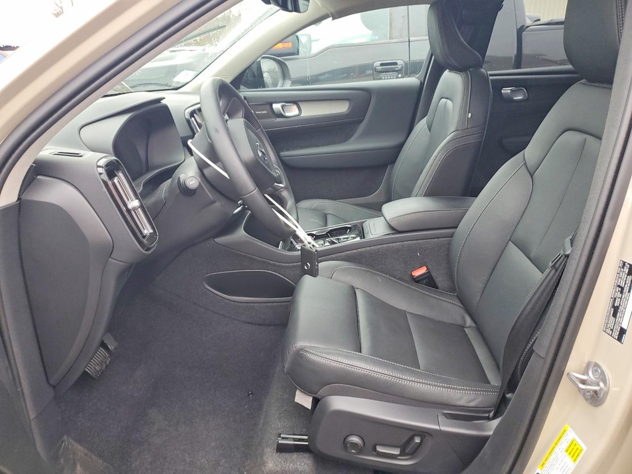 2025 Volvo Xc40 Plus