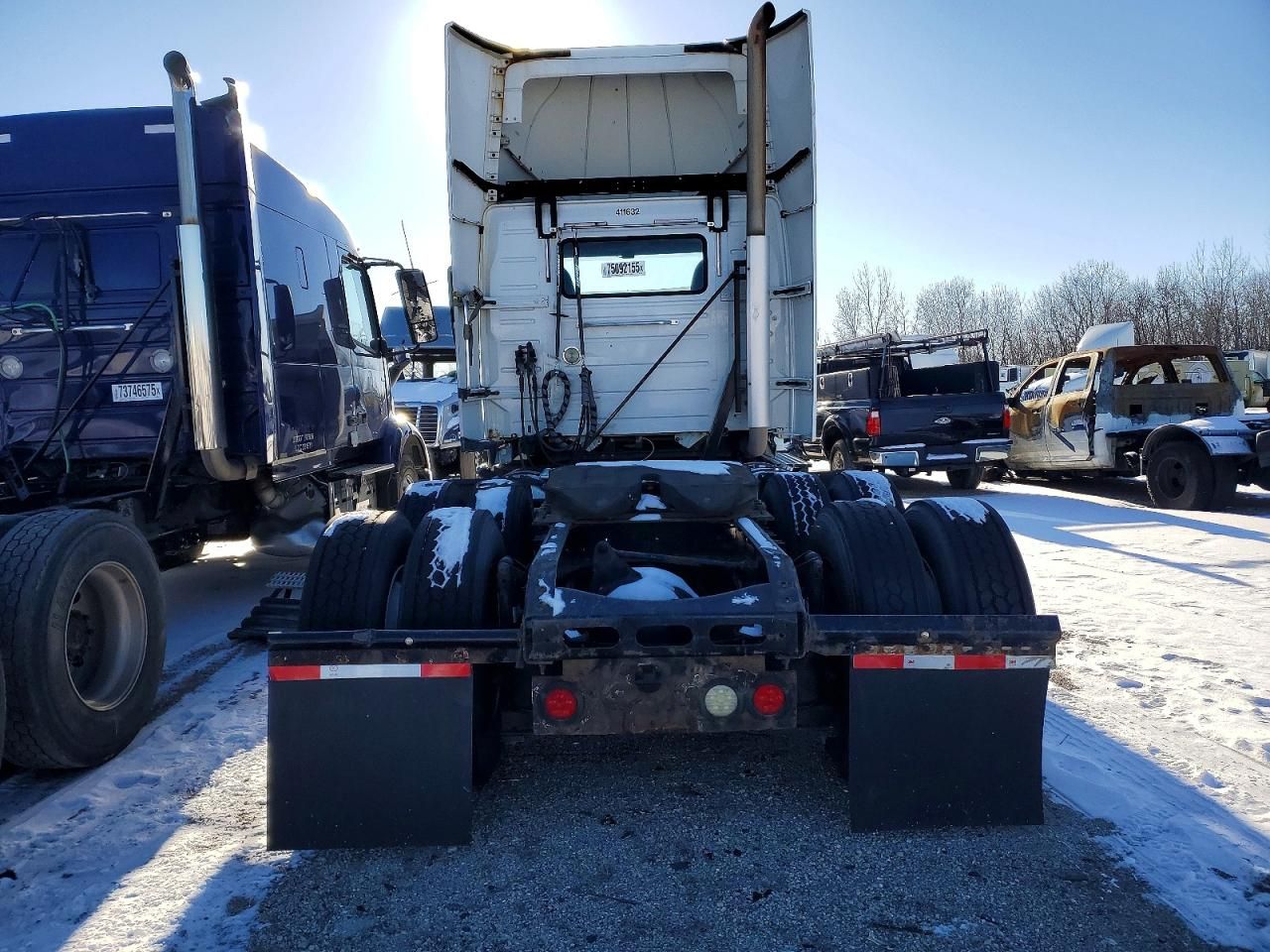 2014 Volvo VNL Semi Truck