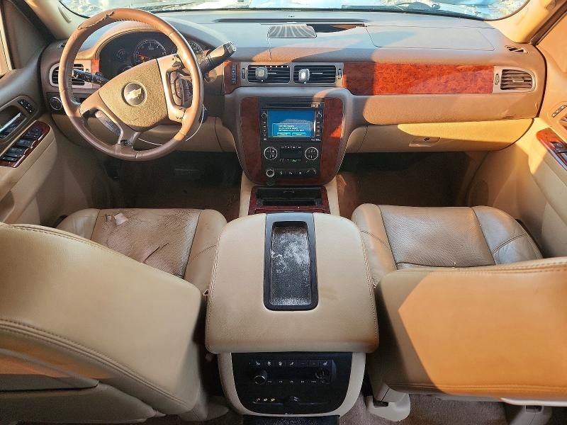 2010 Chevrolet Suburban C1500 ltz