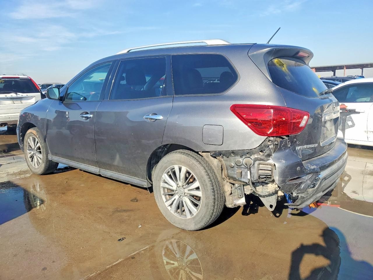 2018 Nissan Pathfinder s