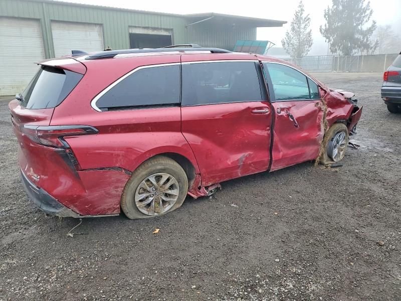 2024 Toyota Sienna xle