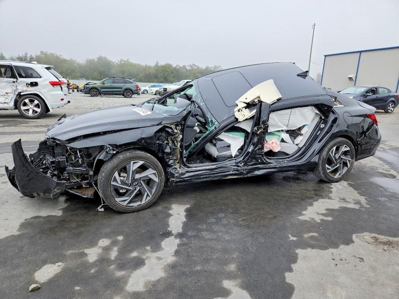 2024 Hyundai Elantra Limited