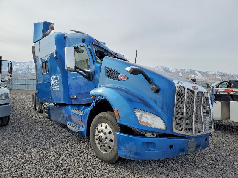 2016 Peterbilt 579 Semi Truck