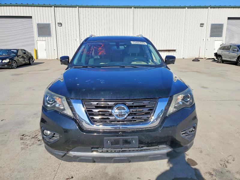2017 Nissan Pathfinder s