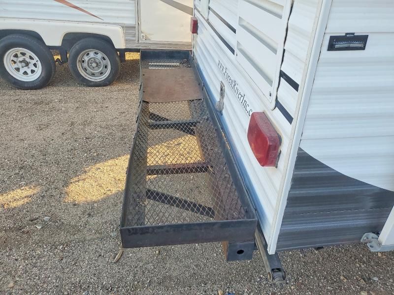 2008 Wildwood BY Forest River Travel TRA-Camper