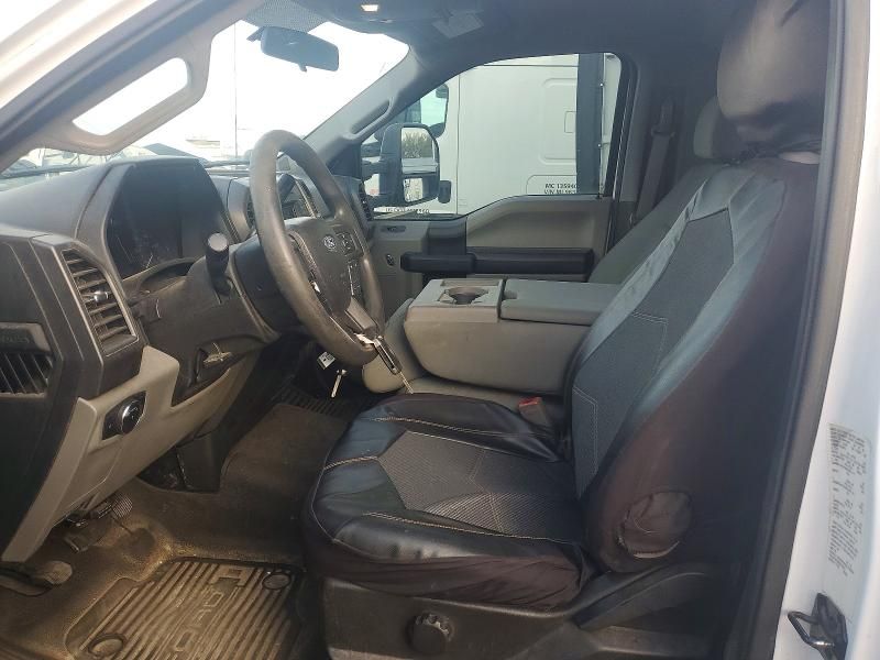 2019 Ford F550 Super Duty Flatbed Truck