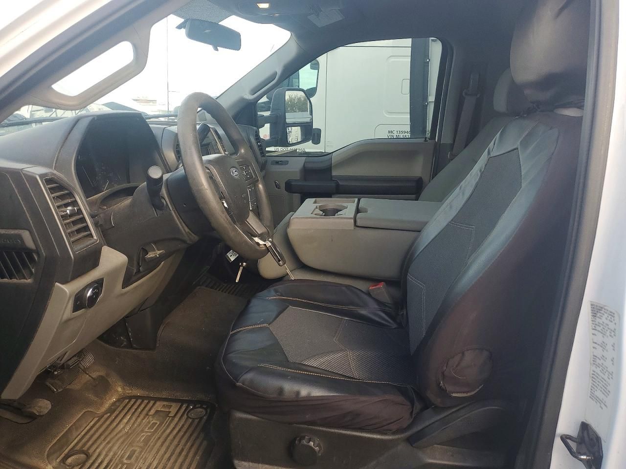 2019 Ford F550 Super Duty Flatbed Truck