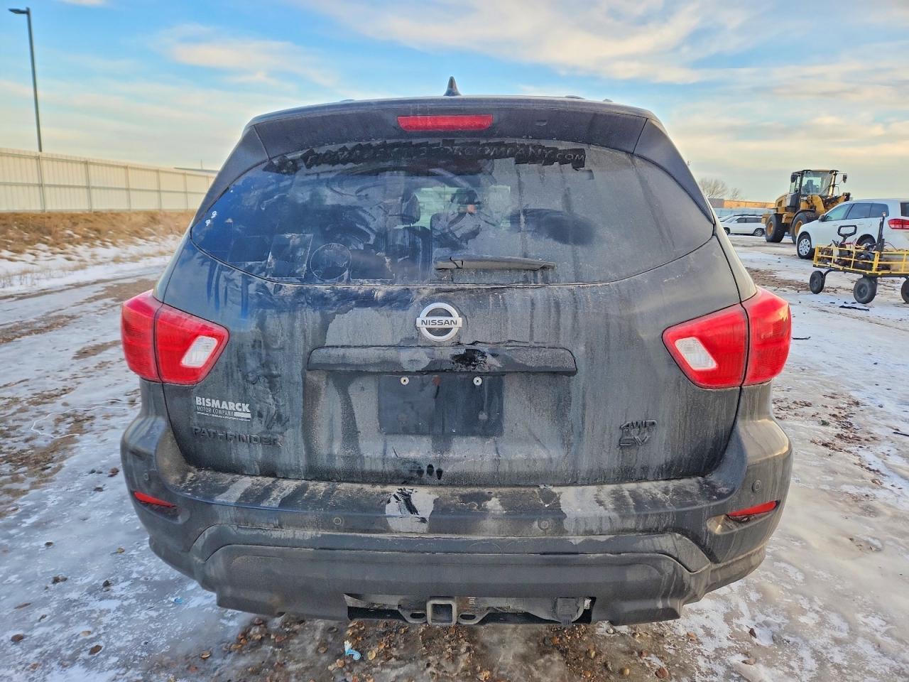 2020 Nissan Pathfinder sv