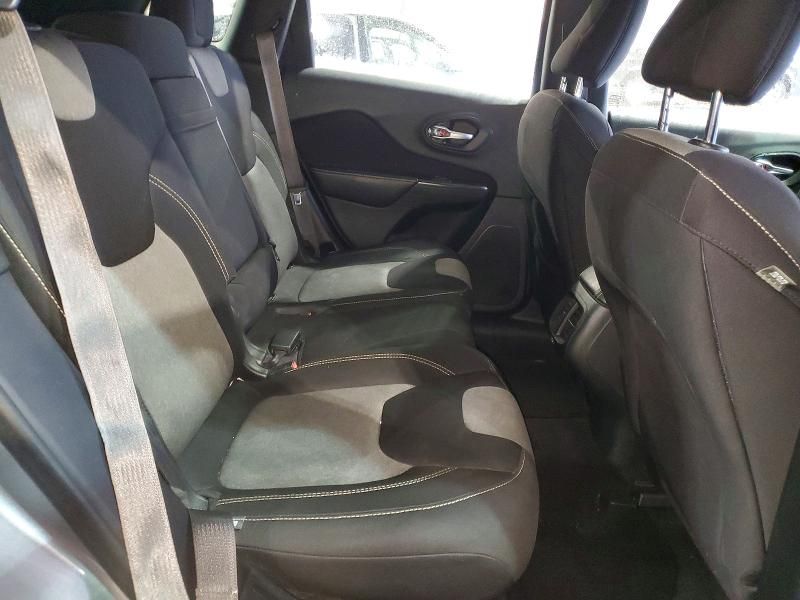 2015 Jeep Cherokee Sport