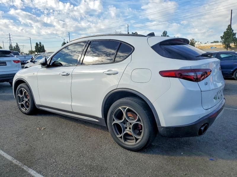 2022 Alfa Romeo Stelvio ti