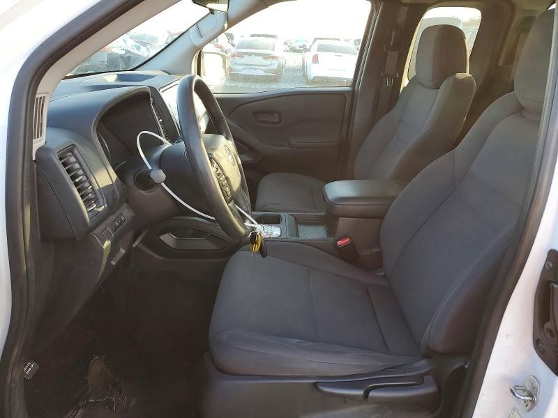 2022 Nissan Frontier s