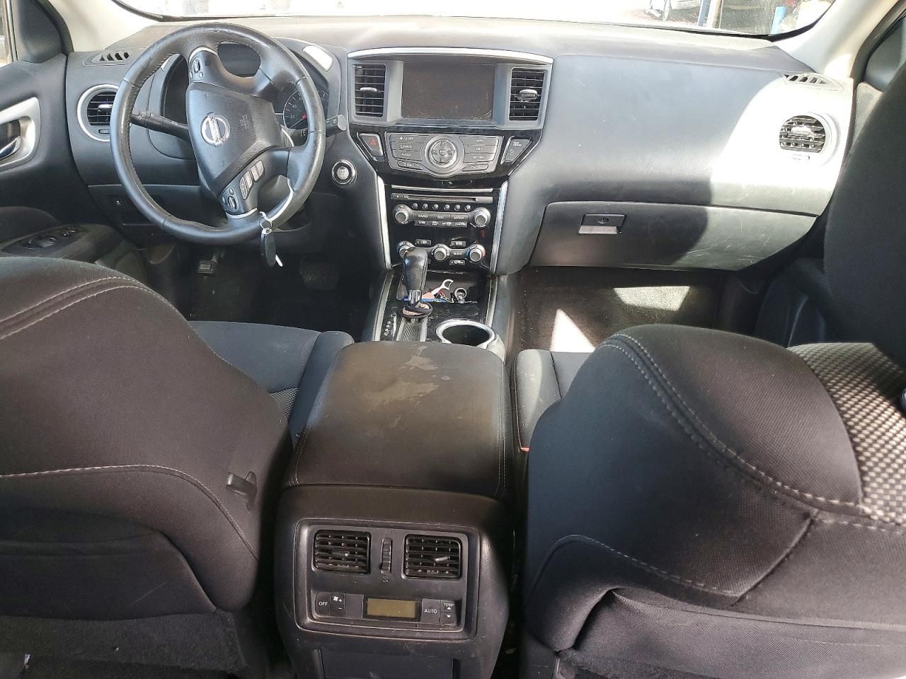 2017 Nissan Pathfinder s