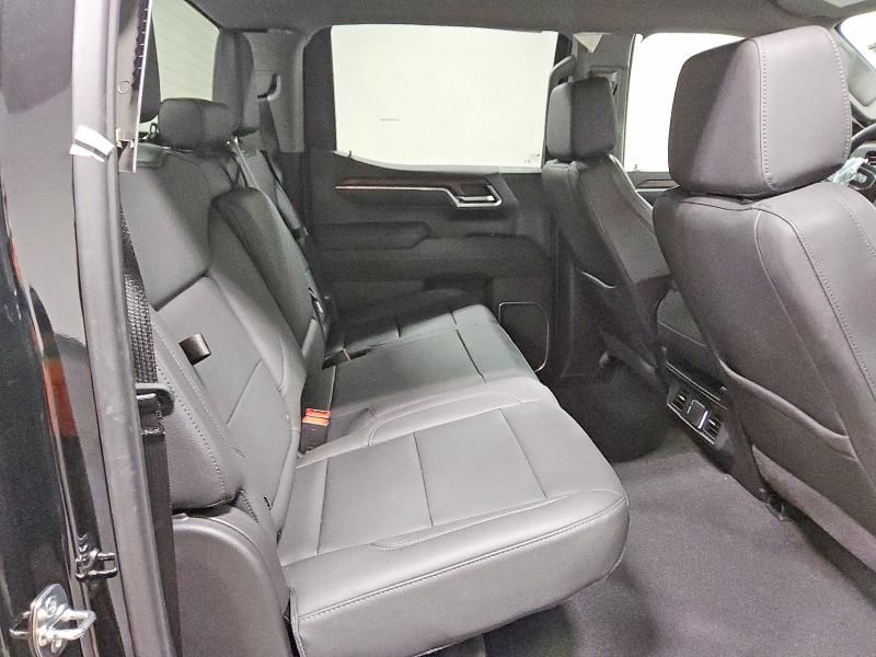 2026 GMC Sierra K1500 slt