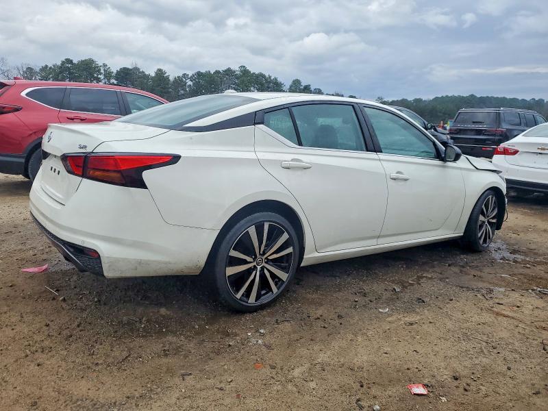 2022 Nissan Altima sr