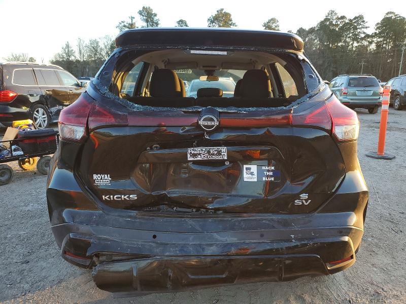 2022 Nissan Kicks sv